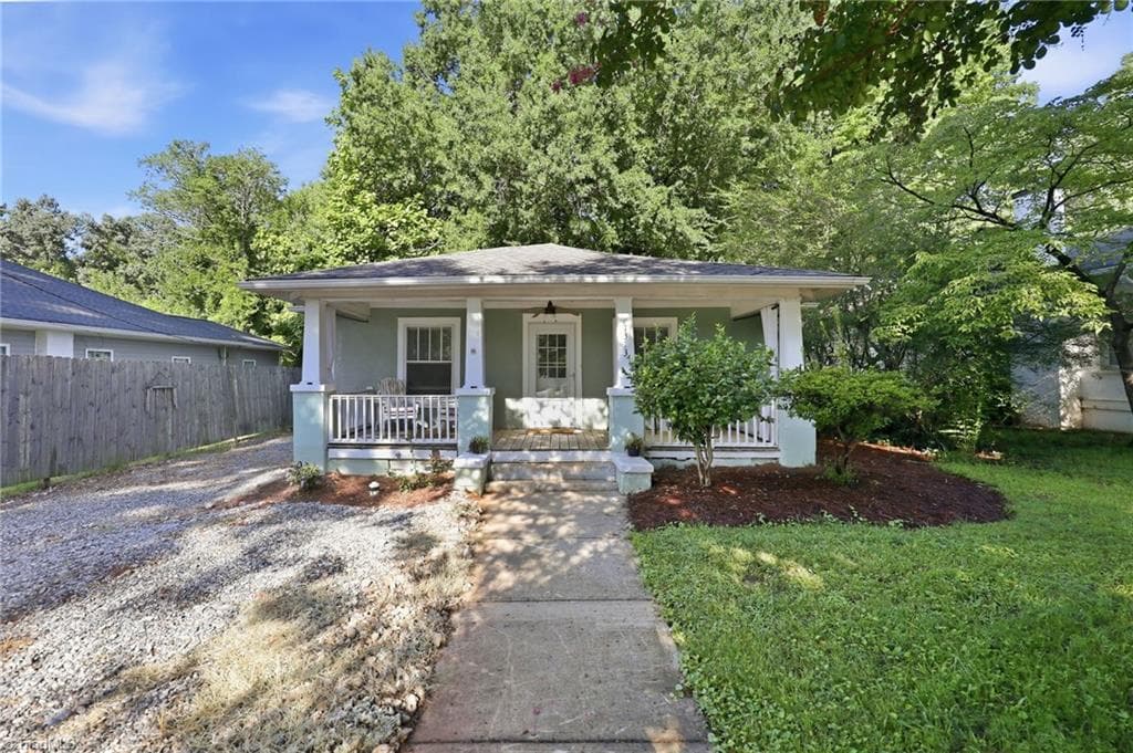 Stick/Site Built at 1313 Prescott Place, High Point NC 27262, photo 2 of 32