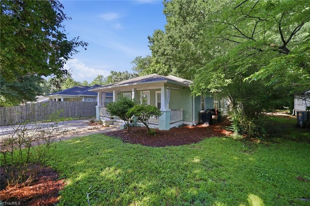 Stick/Site Built at 1313 Prescott Place, High Point NC 27262, photo 26 of 32