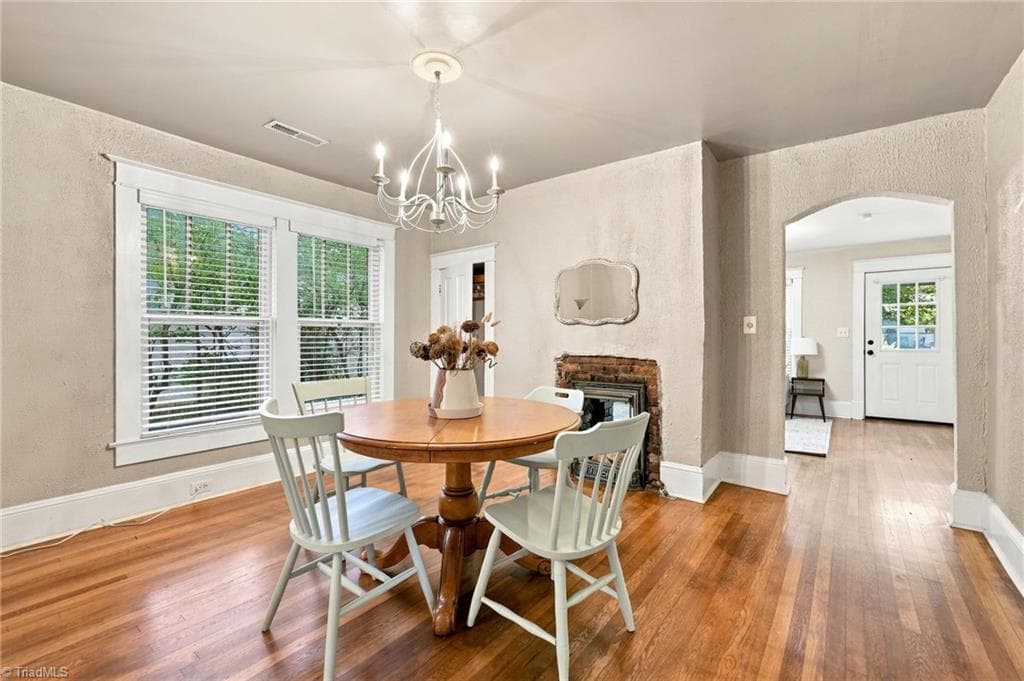 Stick/Site Built at 1313 Prescott Place, High Point NC 27262, photo 11 of 32