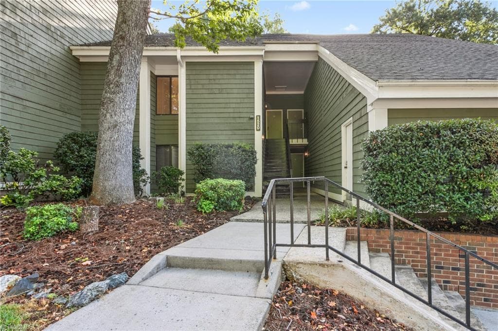 1520 Benjamin Parkway # D, Greensboro NC 27408