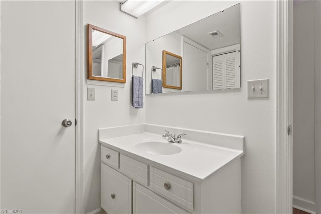 Stick/Site Built at 1520 Benjamin Parkway # D, Greensboro NC 27408, photo 21 of 25