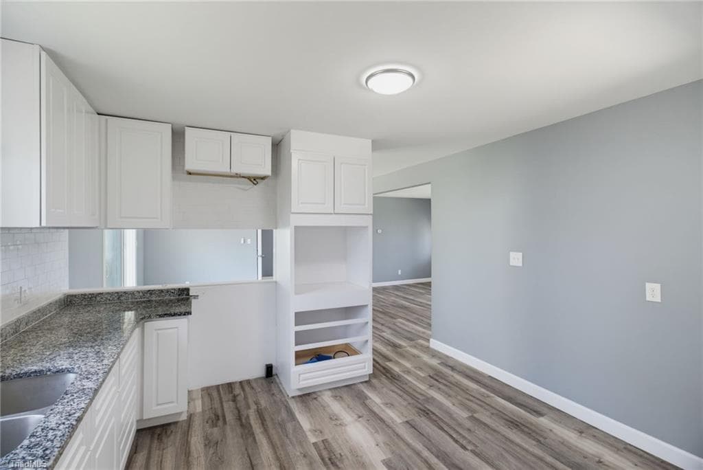 Stick/Site Built at 1416 Lynwood Terrace, High Point NC 27265, photo 16 of 30