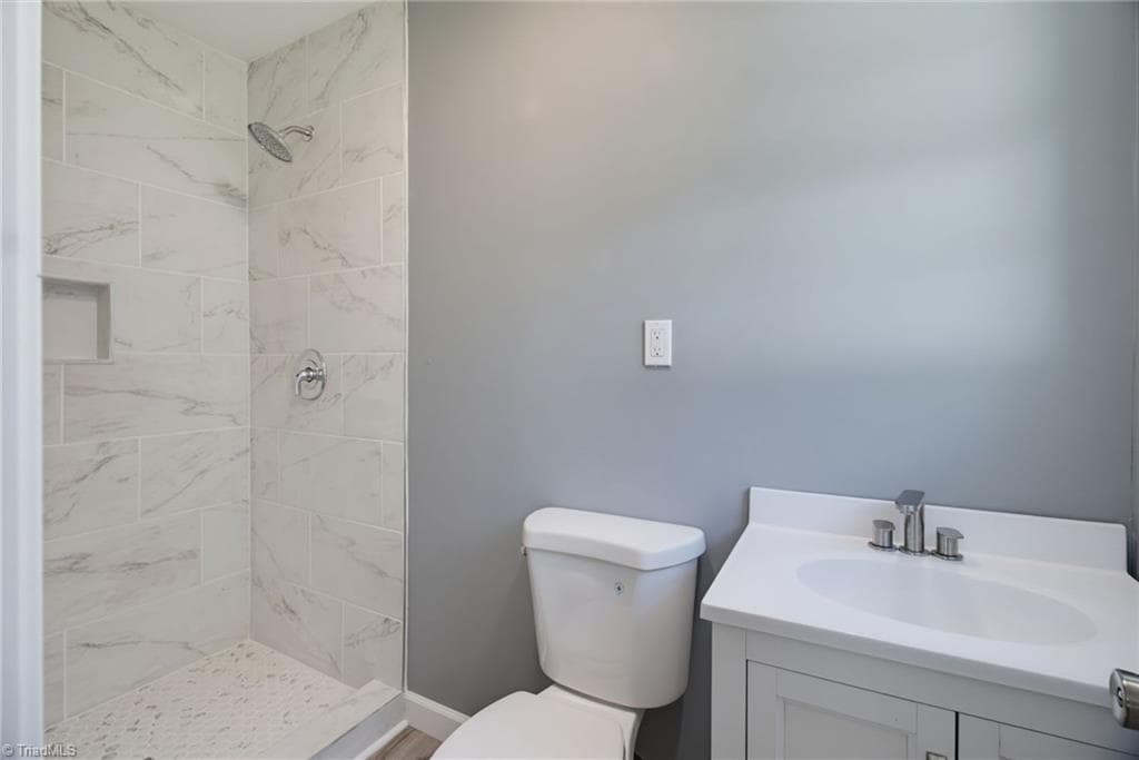 Stick/Site Built at 1416 Lynwood Terrace, High Point NC 27265, photo 20 of 30