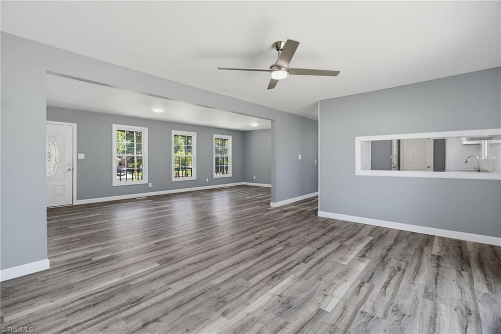 Stick/Site Built at 1416 Lynwood Terrace, High Point NC 27265, photo 9 of 30