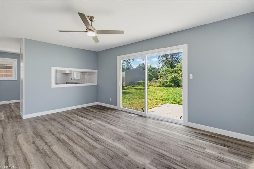Stick/Site Built at 1416 Lynwood Terrace, High Point NC 27265, photo 10 of 30