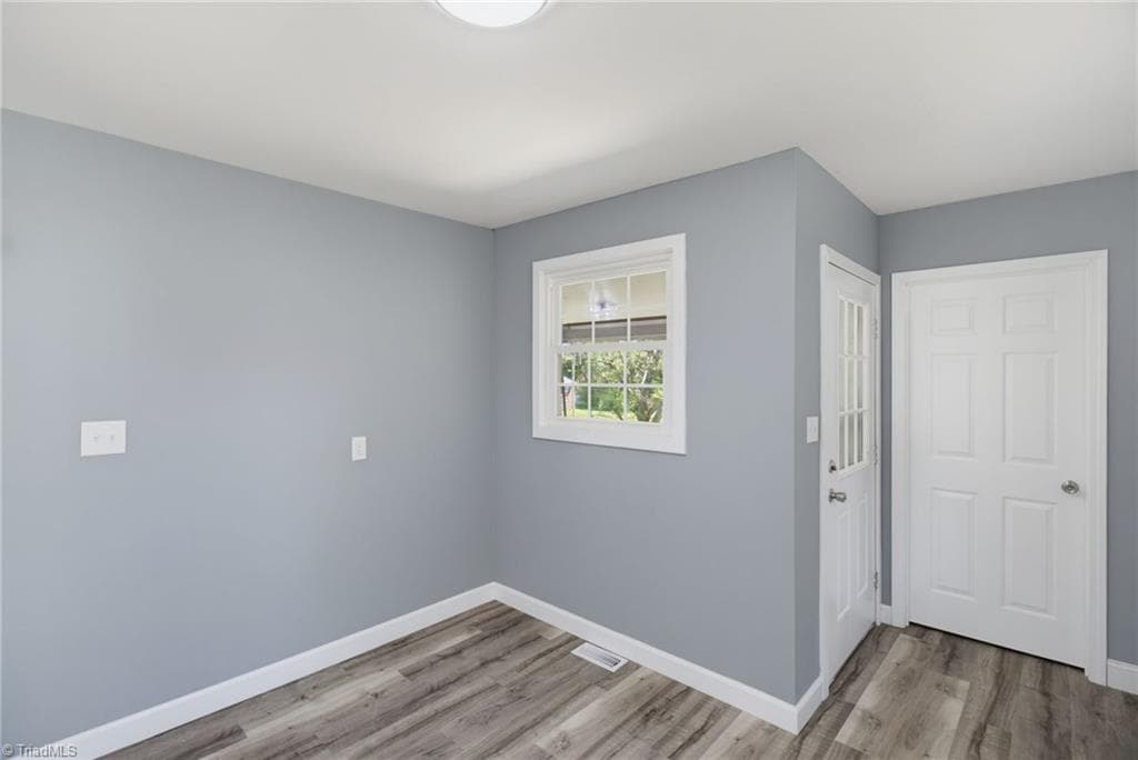 Stick/Site Built at 1416 Lynwood Terrace, High Point NC 27265, photo 15 of 30