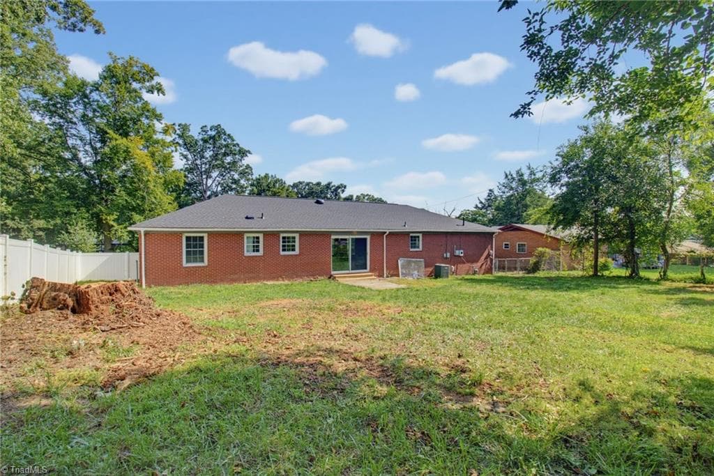 Stick/Site Built at 1416 Lynwood Terrace, High Point NC 27265, photo 29 of 30