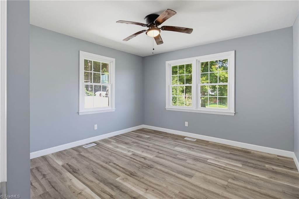 Stick/Site Built at 1416 Lynwood Terrace, High Point NC 27265, photo 21 of 30