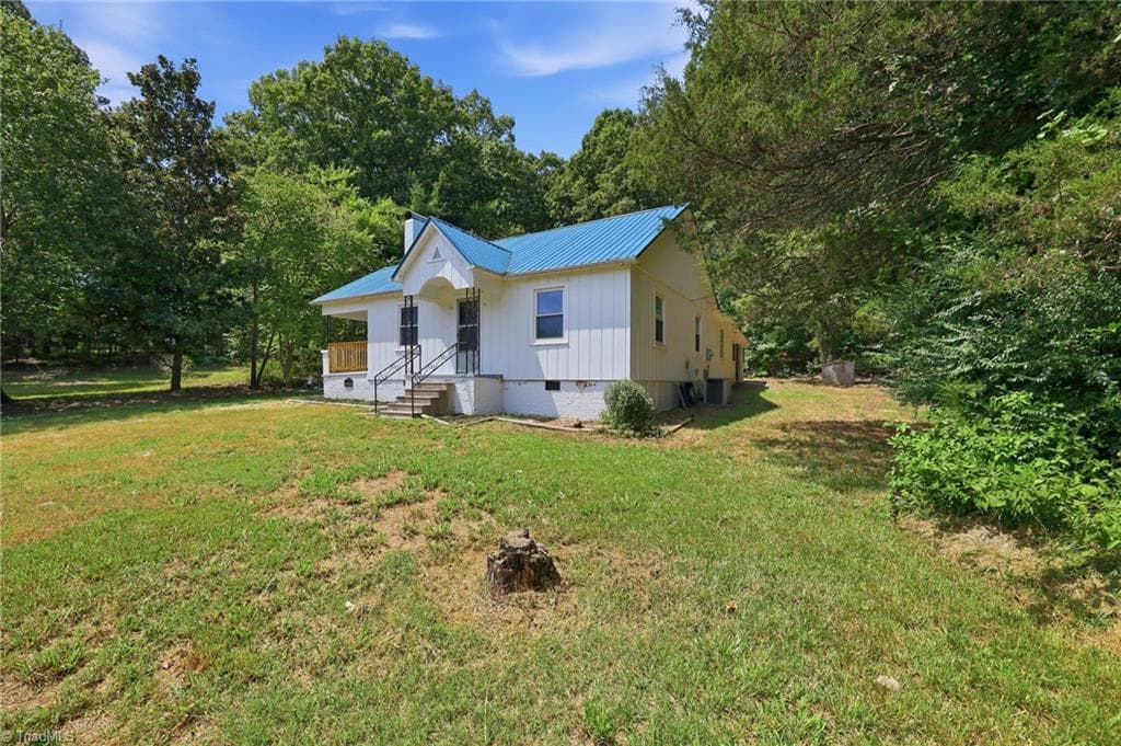 Stick/Site Built at 2128 Old Nc Highway 109, Lexington NC 27292, Lexington, photo 3 of 40