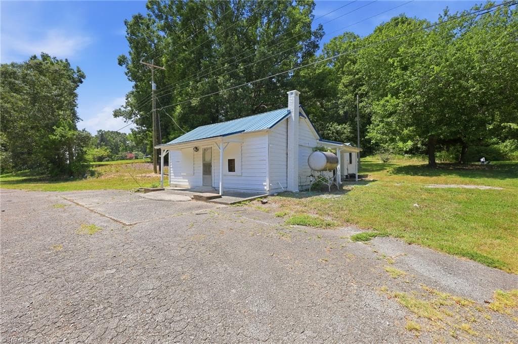 Stick/Site Built at 2128 Old Nc Highway 109, Lexington NC 27292, Lexington, photo 32 of 40