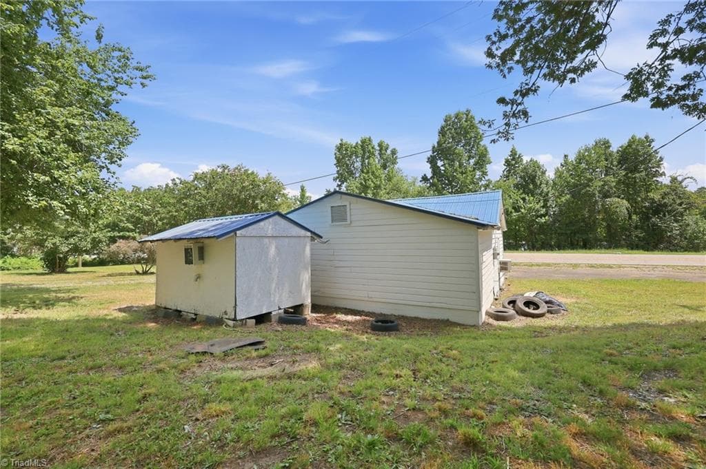 Stick/Site Built at 2128 Old Nc Highway 109, Lexington NC 27292, Lexington, photo 33 of 40