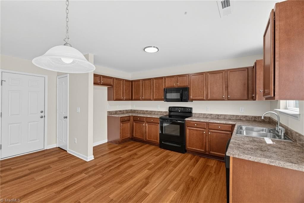Stick/Site Built at 332 Azalea Drive, Winston-Salem NC 27105, Winston-Salem, photo 9 of 21