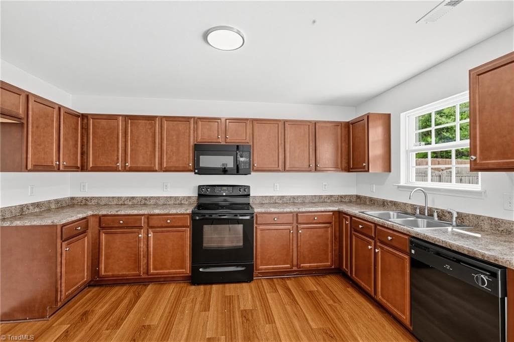 Stick/Site Built at 332 Azalea Drive, Winston-Salem NC 27105, Winston-Salem, photo 10 of 21