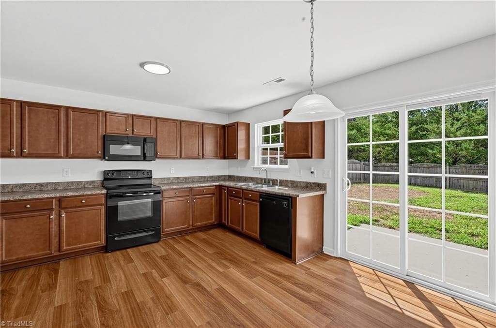 Stick/Site Built at 332 Azalea Drive, Winston-Salem NC 27105, Winston-Salem, photo 8 of 21