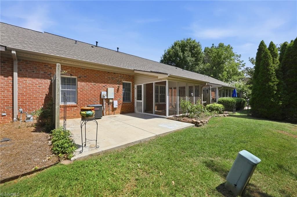 Stick/Site Built at 710 Vinebury Lane, High Point NC 27265, photo 24 of 32