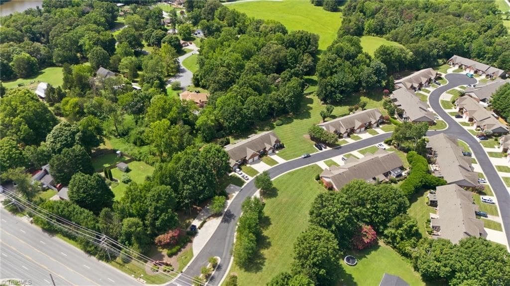 Stick/Site Built at 710 Vinebury Lane, High Point NC 27265, photo 31 of 32
