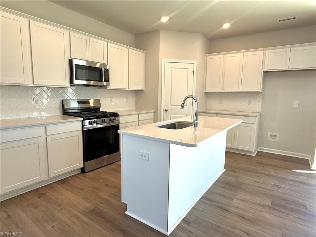 Stick/Site Built at 5845 Latigo Court, Clemmons NC 27012, photo 2 of 6