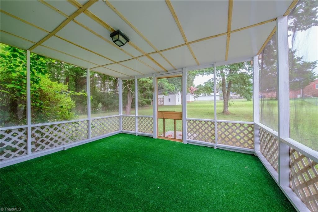 Stick/Site Built at 435 Lakecrest Drive, Kernersville NC 27284, photo 2 of 27