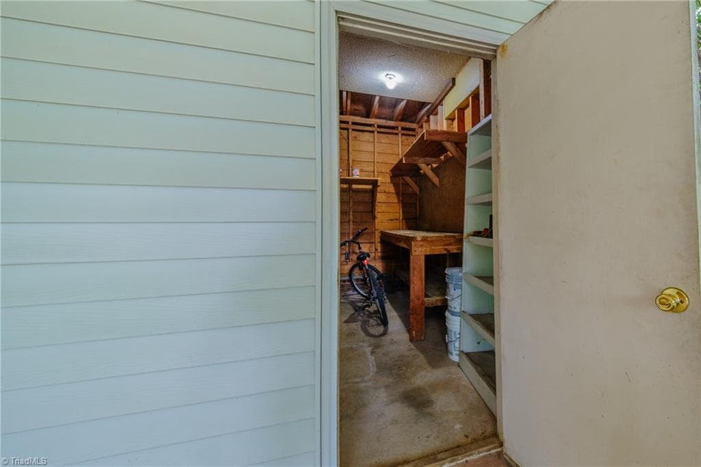 Stick/Site Built at 435 Lakecrest Drive, Kernersville NC 27284, photo 6 of 27