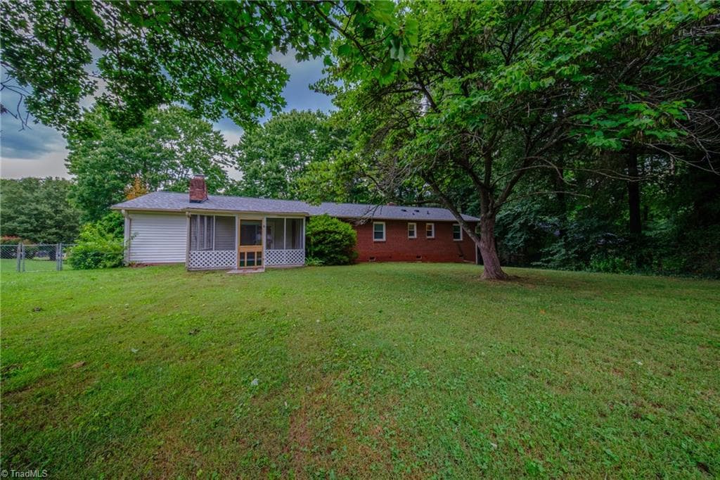 Stick/Site Built at 435 Lakecrest Drive, Kernersville NC 27284, photo 10 of 27