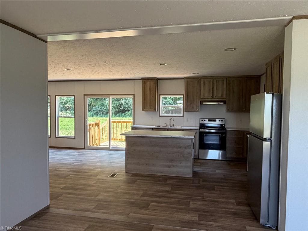 Manufactured Home at 125 Luffman Road, Ronda NC 28670, photo 4 of 17