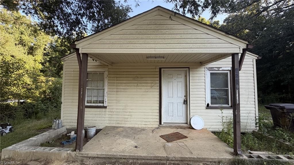1229 Roberts Lane, High Point NC 27260