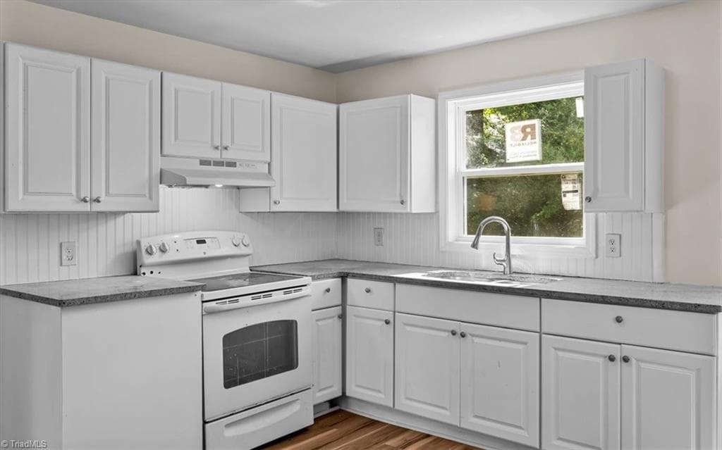 Stick/Site Built at 1003 Grant Street, High Point NC 27262, photo 10 of 26