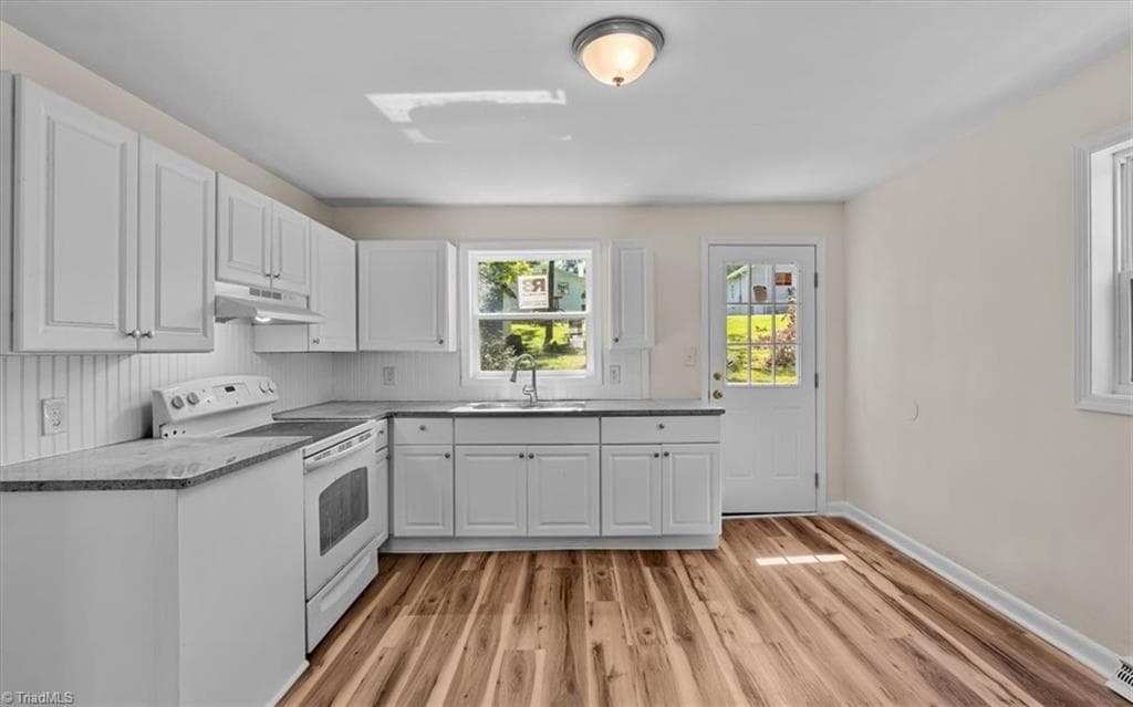 Stick/Site Built at 1003 Grant Street, High Point NC 27262, photo 11 of 26