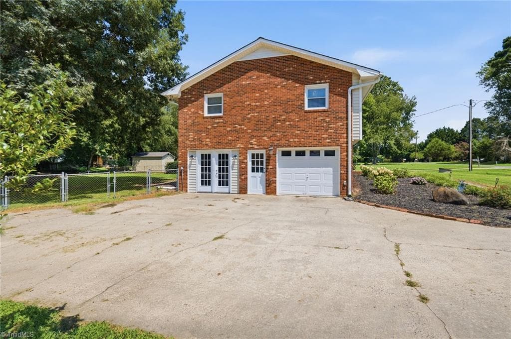 Stick/Site Built at 6060 Bobbybrook Drive, Clemmons NC 27012, photo 3 of 50