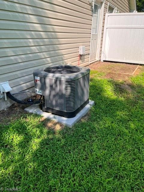 Duplex at 317 Gilbreath Street, Graham NC 27253, photo 5 of 28