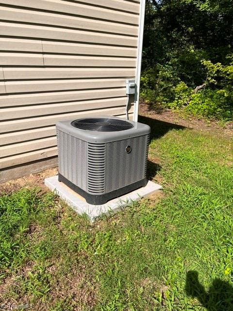 Duplex at 317 Gilbreath Street, Graham NC 27253, photo 10 of 28