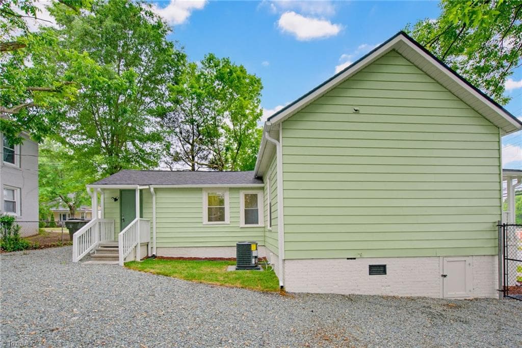 Stick/Site Built at 702 Maple Avenue, Burlington NC 27215, Burlington, photo 31 of 33