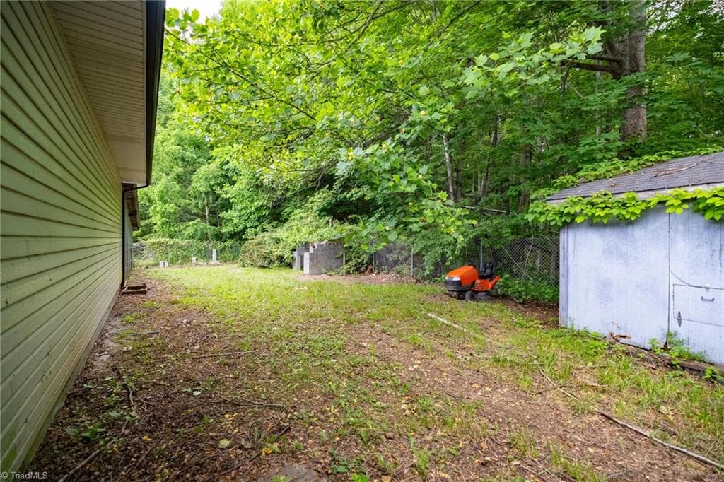 Remarks at 123 Buck Mountain Circle, West Jefferson NC 28694, photo 8 of 50