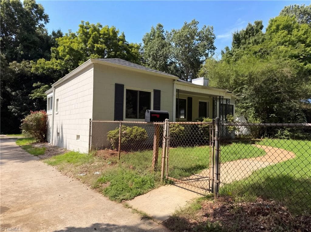 Stick/Site Built at 18 Rhyne Avenue, Winston-Salem NC 27127, Winston-Salem, photo 15 of 18