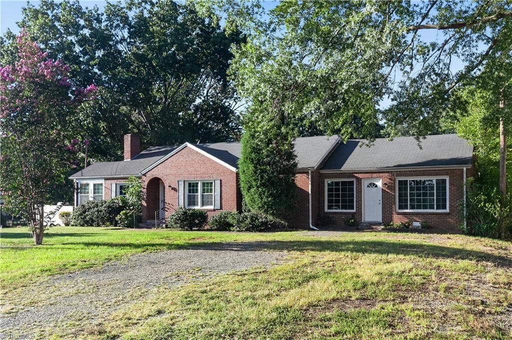 Stick/Site Built at 807 W Jackson Street, Mayodan NC 27027, Mayodan, photo 3 of 31