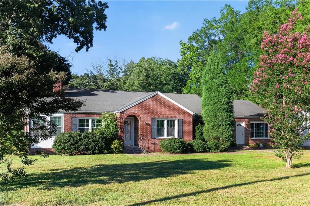 807 W Jackson Street, Mayodan NC 27027