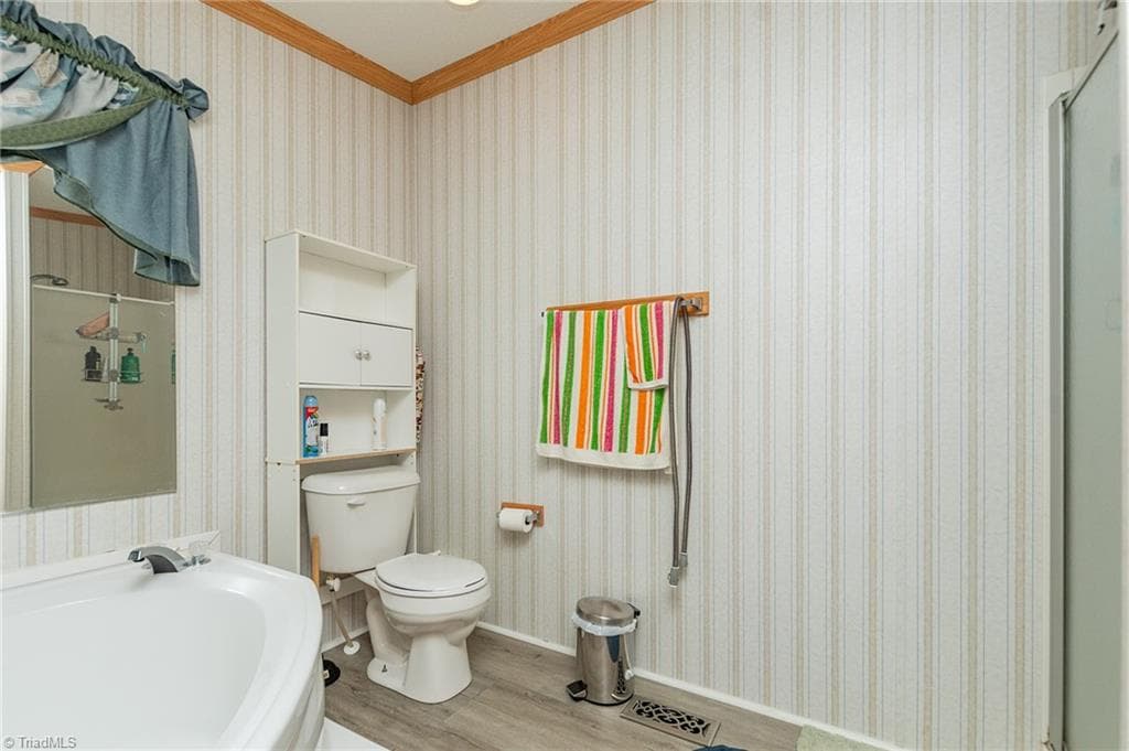 Manufactured Home at 1025 E Holly Grove Road, Lexington NC 27292, Lexington, photo 27 of 49