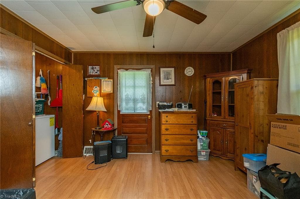 Manufactured Home at 1025 E Holly Grove Road, Lexington NC 27292, Lexington, photo 47 of 49
