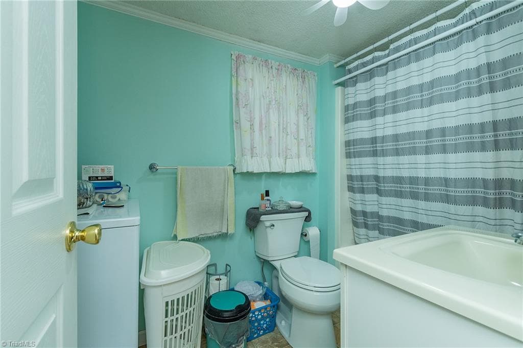 Manufactured Home at 1025 E Holly Grove Road, Lexington NC 27292, Lexington, photo 43 of 49
