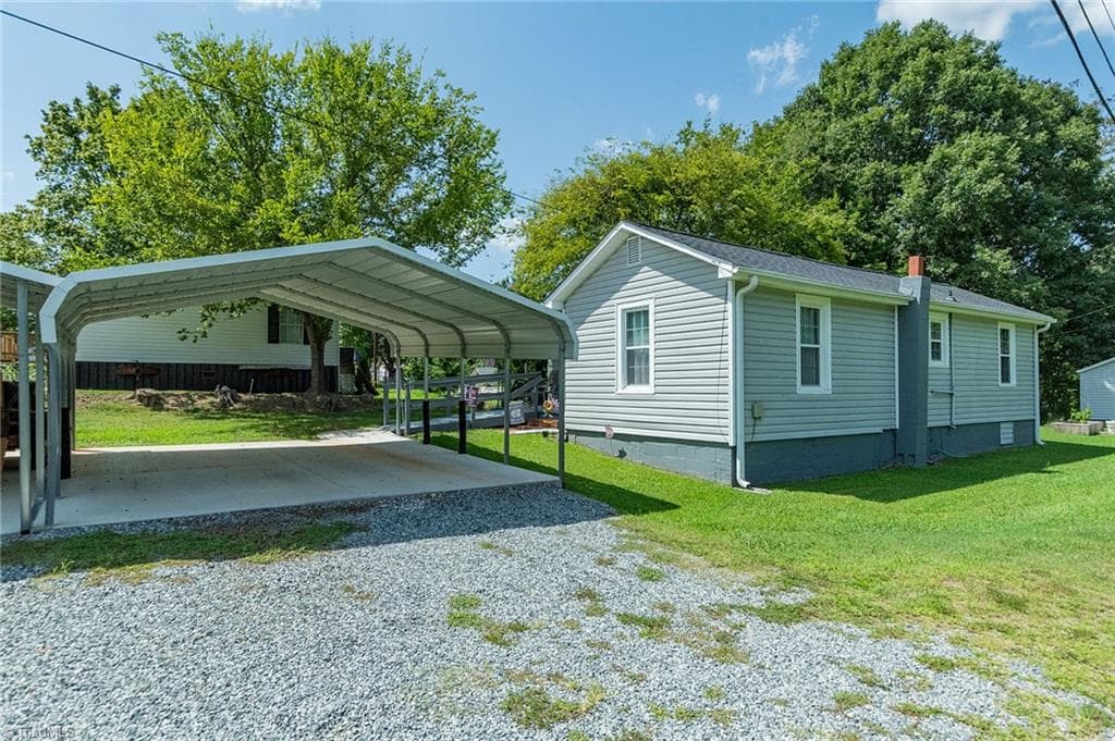 Manufactured Home at 1025 E Holly Grove Road, Lexington NC 27292, Lexington, photo 32 of 49