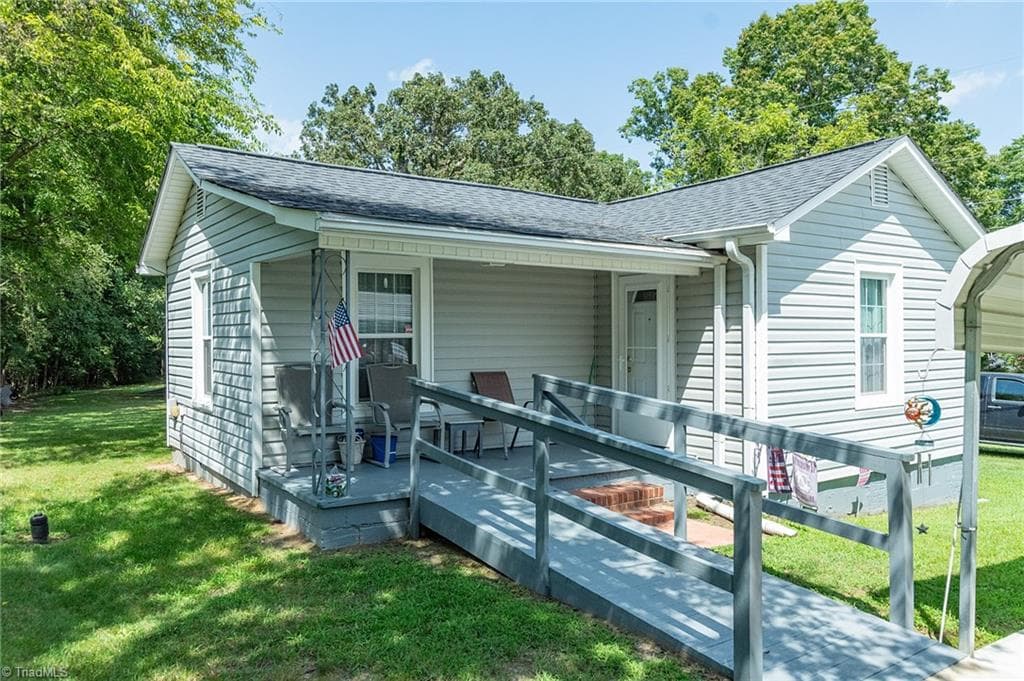 Manufactured Home at 1025 E Holly Grove Road, Lexington NC 27292, Lexington, photo 34 of 49