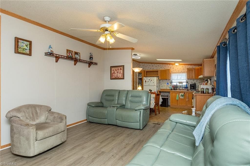 Manufactured Home at 1025 E Holly Grove Road, Lexington NC 27292, Lexington, photo 10 of 49
