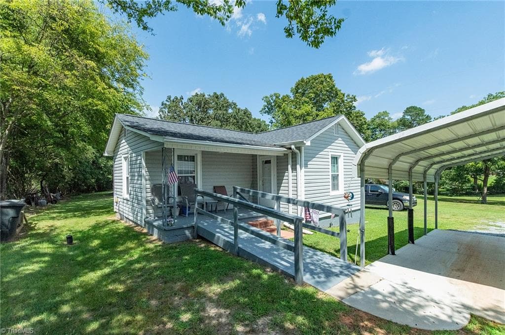 Manufactured Home at 1025 E Holly Grove Road, Lexington NC 27292, Lexington, photo 33 of 49