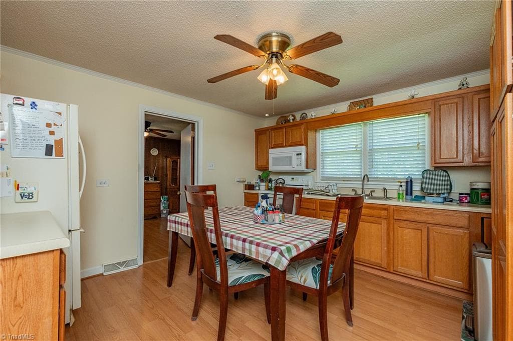 Manufactured Home at 1025 E Holly Grove Road, Lexington NC 27292, Lexington, photo 44 of 49