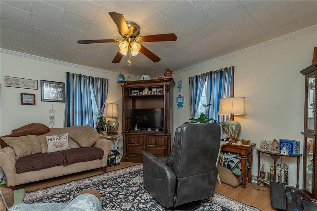 Manufactured Home at 1025 E Holly Grove Road, Lexington NC 27292, Lexington, photo 35 of 49