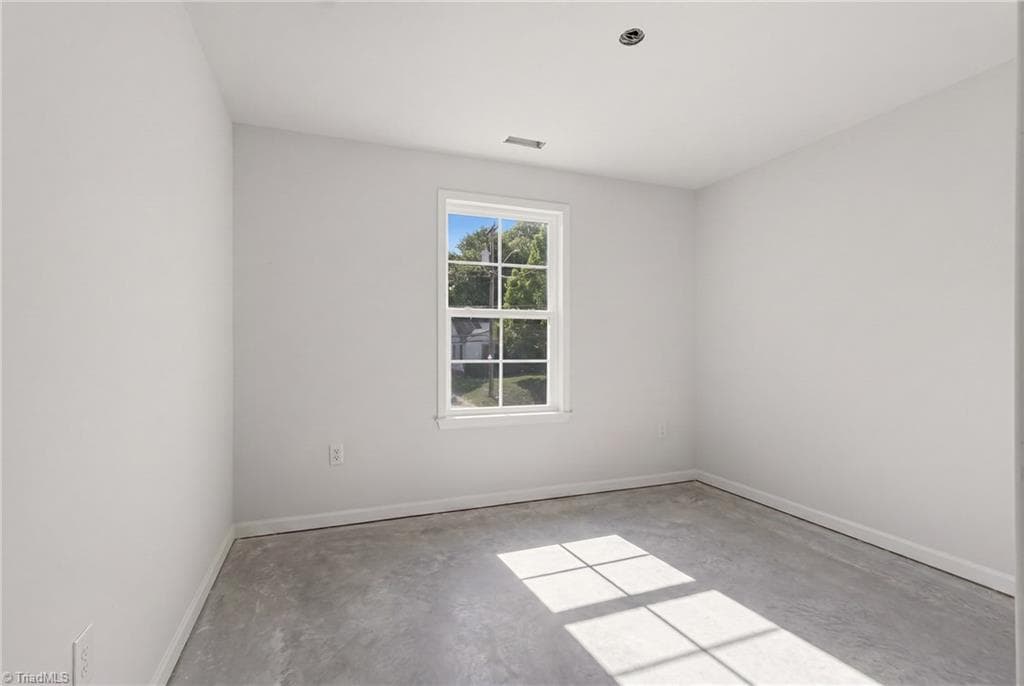Stick/Site Built at 400 Guilford Street, Lexington NC 27292, Lexington, photo 8 of 11