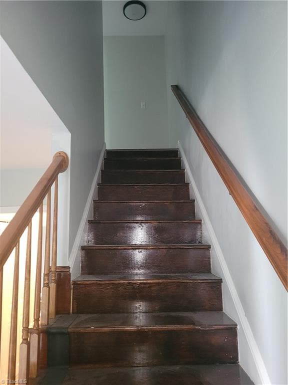 Stick/Site Built at 26 Brandy Court, Greensboro NC 27409, photo 9 of 17