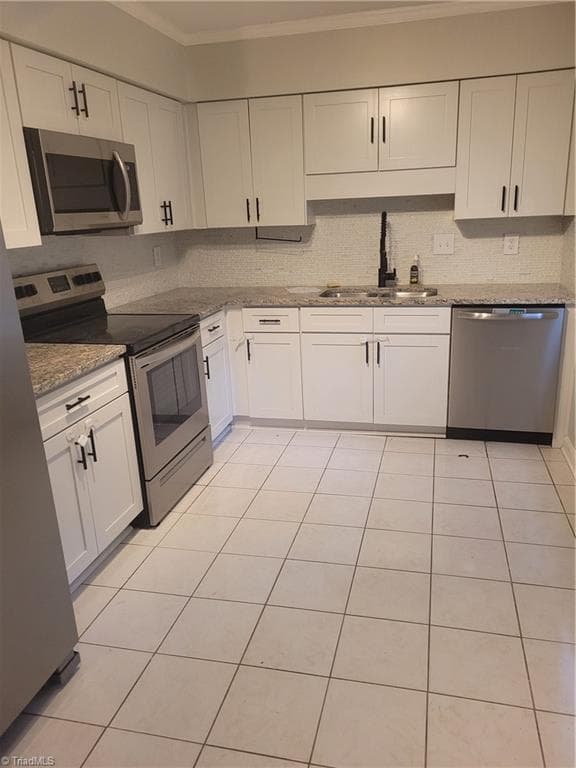 Stick/Site Built at 26 Brandy Court, Greensboro NC 27409, photo 4 of 17
