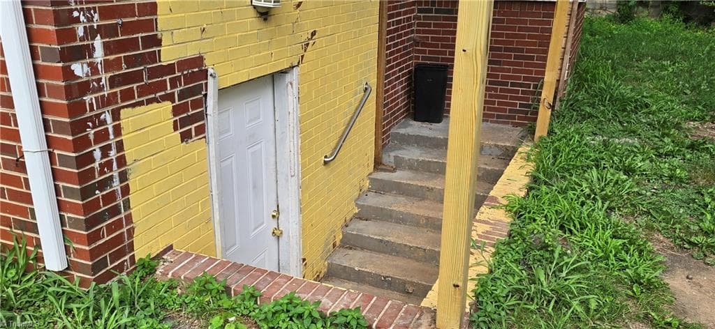 Stick/Site Built at 2219 Manchester Street, Winston-Salem NC 27105, Winston-Salem, photo 6 of 39