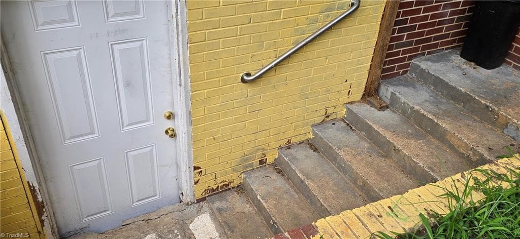 Stick/Site Built at 2219 Manchester Street, Winston-Salem NC 27105, Winston-Salem, photo 7 of 39